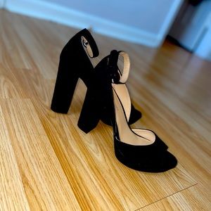 If you like tall heels these are for you lol very pretty and stylish